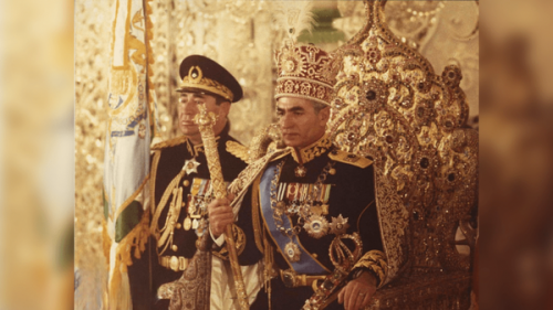 چطور تقویم «جعلی» دربار شاه را لرزاند؟ +عکس