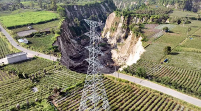 رانش زمین ترسناک در اندونزی /عکس