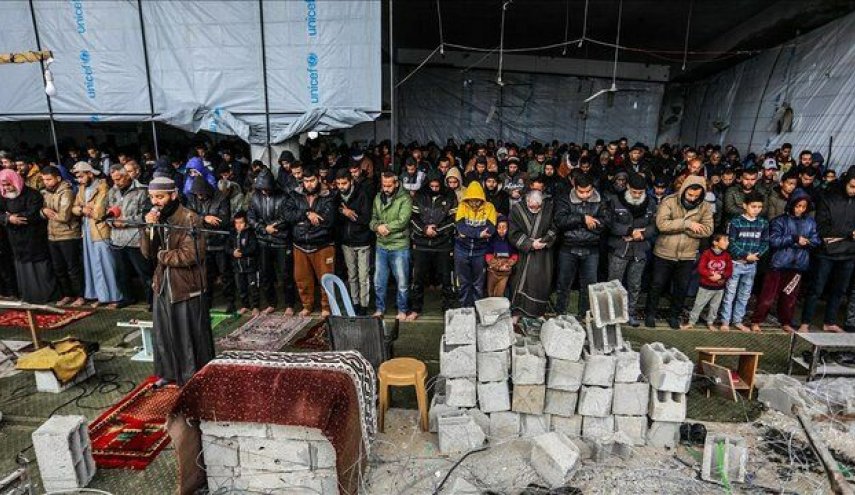  نخستین نمازماه رمضان  در مسجد تخریب‌شده