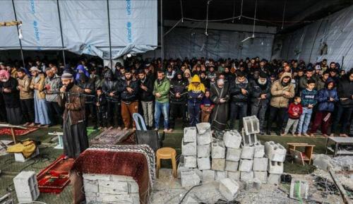  نخستین نمازماه رمضان  در مسجد تخریب‌شده