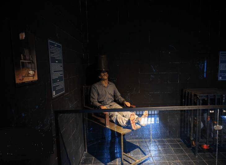 تصاویراتاق ملاقات باغ موزه قصر