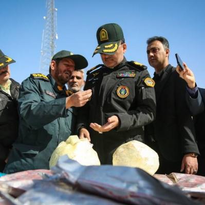  کشف یک تن مخدر شیشه در یزد/عکس