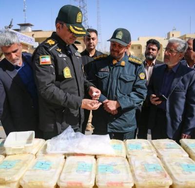  کشف یک تن مخدر شیشه در یزد/عکس