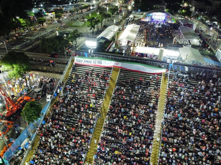 کارزار ما ایران هستیم در برزیل با اهتزاز پرچم در ریو و سائوپائولو