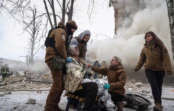 اوکراینی ها در ویرانی کامل به سر می‌برند/ عکس