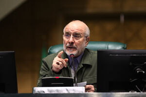 آمریکا با تحلیل غلط تصمیم غلط نگیرد/ همه گزینه‌ها روی میز است + فیلم