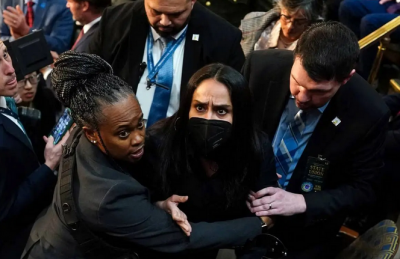 حاشیه‌هایی از نطق سالانه‌ ترامپ در کنگره / عکس