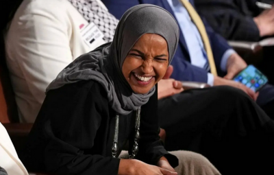 حاشیه‌هایی از نطق سالانه‌ ترامپ در کنگره / عکس