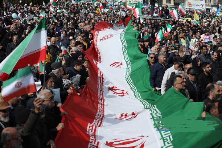 پرچم سوزی سفارش کیست؟