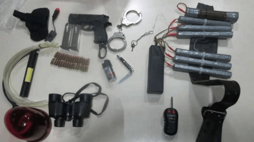 کشف مواد منفجره و جلیقه‌های انتحاری 