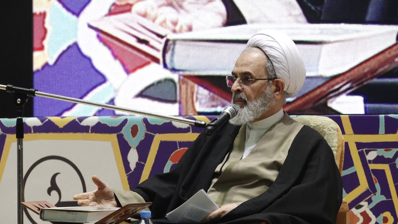 شهید امام خامنه‌ای معادلات جهان را تغییر داد 