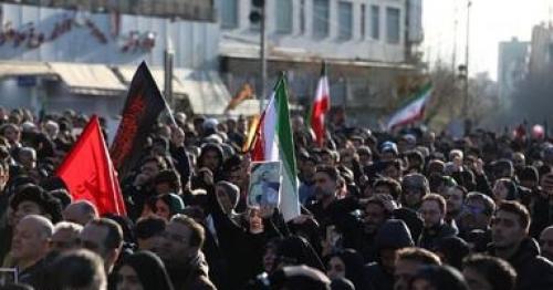 اجتماع خودجوش مردم تهران همزمان با خبر شهادت امام خامنه‌ای (ره)