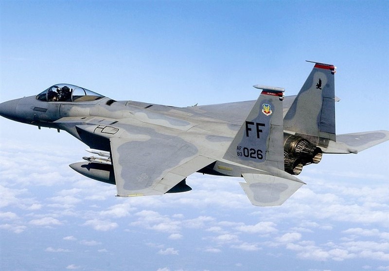 فیلم/ لحظه اصابت موشک پدافندی به جنگنده F-15 آمریکایی