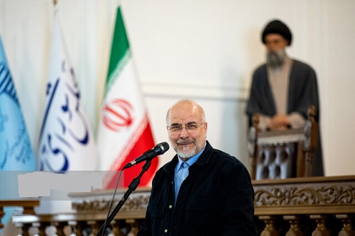  آیت‌الله مجتبی خامنه‌ای کشتی انقلاب را به سمت ایرانی آباد و پیشرفته هدایت می‌کند