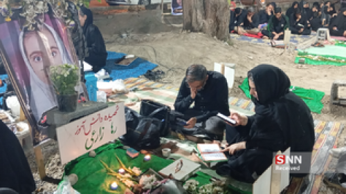 دانشجویان مکزیکی به یاد دانش‌آموزان میناب شمع روشن کردند