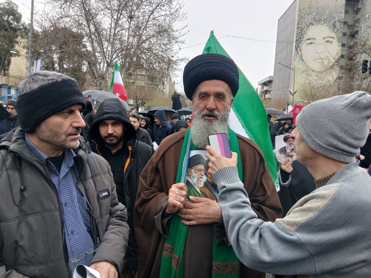 مقام وزارت دفاع: تنگه هرمز بسته خواهد ماند
