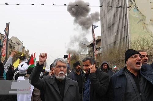 عکس/ حمله در نزدیکی زاکانی و وزیر ارشاد