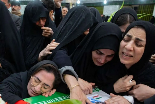  مکرون: فرانسه در عملیات گشایش تنگه هرمز شرکت نخواهد کرد / حمله پهپادی به سفارت آمریکا در عربستان +عکس و فیلم