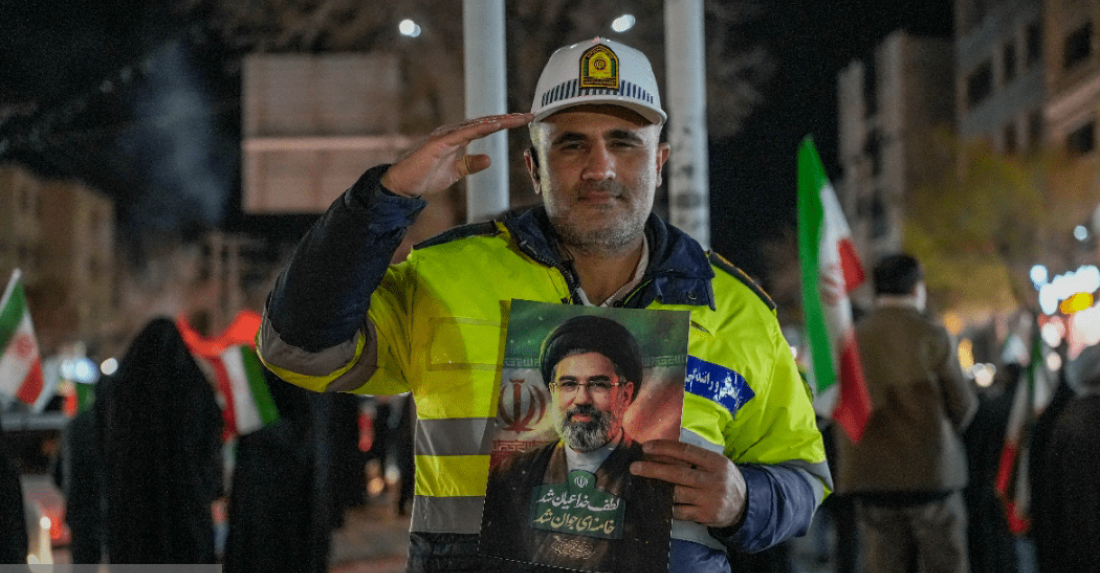 یک ایرزان گوش به فرمان رهبر