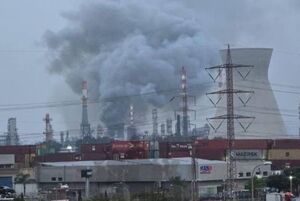 ضربه موشکی ایران به پالایشگاه نفت حیفا