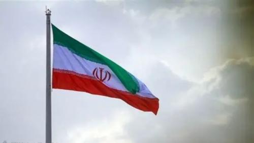 ادای احترام ماهدشتی‌ها به پرچم مقدس کشورمان