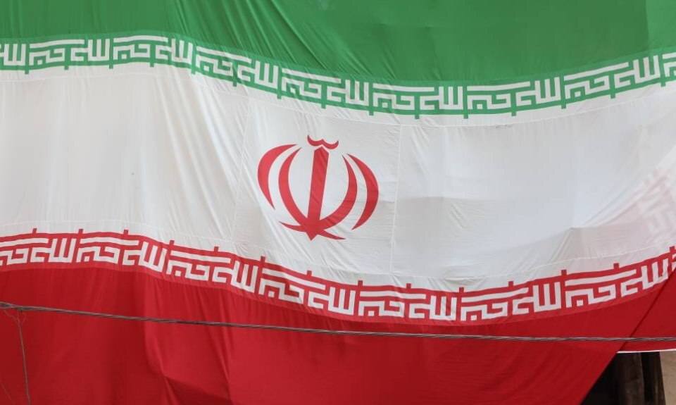  برافراشته شدن نماپرچم‌های ایران 