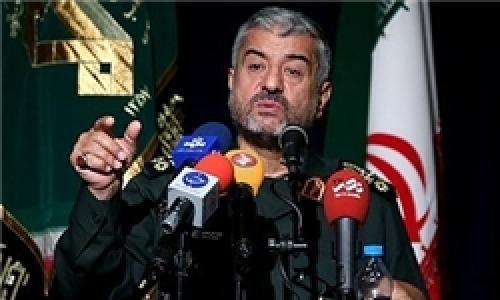 برخی به هشدارهای رهبری درباره آمریکا بی‌توجه هستند/ بقای انقلاب اسلامی به بسیج وابسته است/ انقلاب همیشه از داخل ضربه خورده است