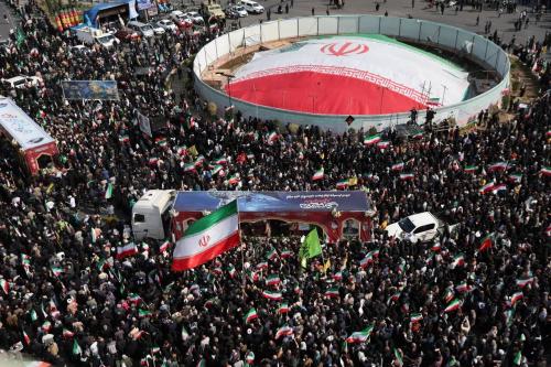 برگزاری مراسم تشییع پیکرهای مطهر شهید دریابان تنگسیری و شهدای رمضان در تهران + فیلم