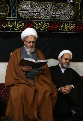 عکس/حضور مراجع و علما در بیت آیت الله موسوی 
