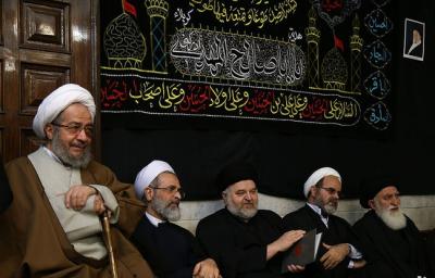 عکس/حضور مراجع و علما در بیت آیت الله موسوی 