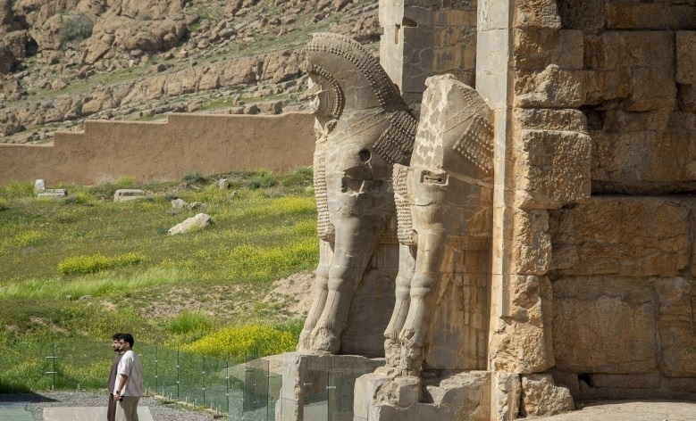 گردشگران در مجموعه جهانی تخت جمشید/عکس