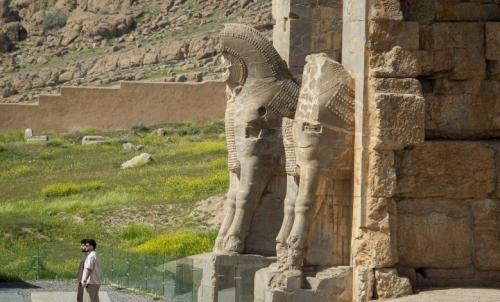 گردشگران در مجموعه جهانی تخت جمشید/عکس