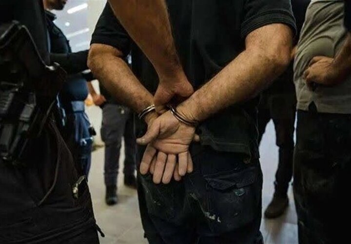۸۲ قبضه قمه و شمشیر از جعبه بار یک اتوبوس در آمل کشف شد