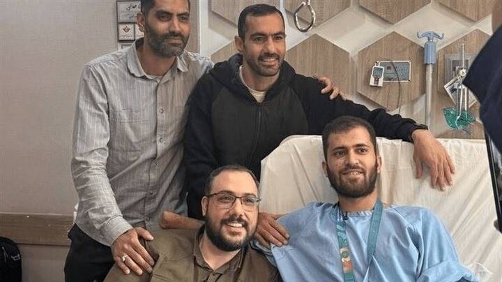 اهدای مدال طلا قهرمان پارالمپیک به جانباز جنگ رمضان