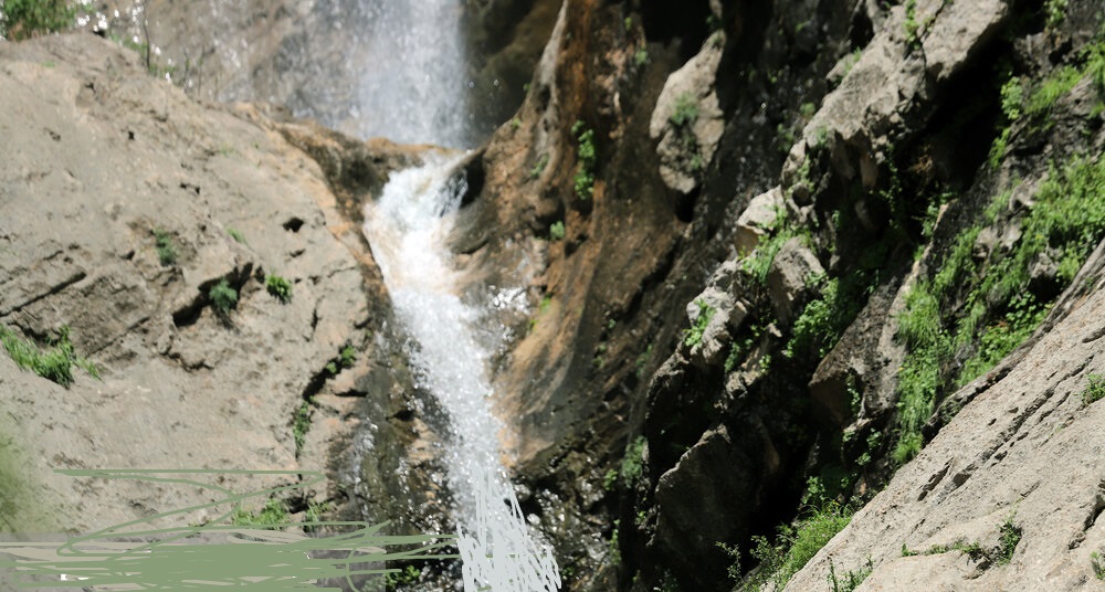 طبیعت بهاری آبشار «چالابه»