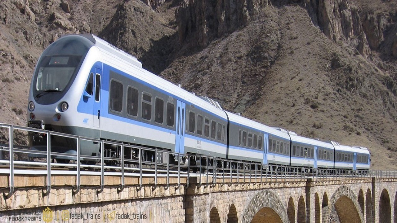 قطارها متوقف نمی شوند
