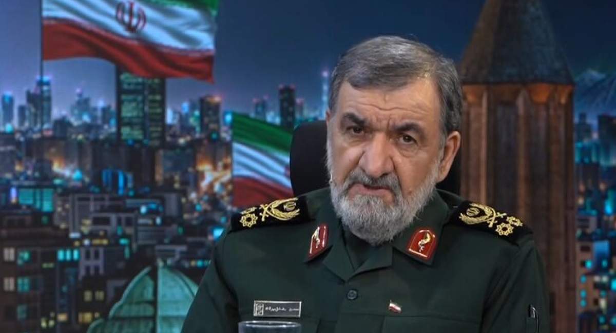 طعنه محسن رضایی به وزیر جنگ بی‌سواد آمریکا 