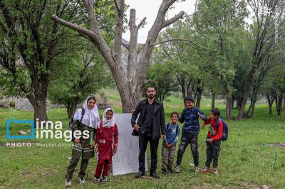 معلمی دلسوز دردهکده