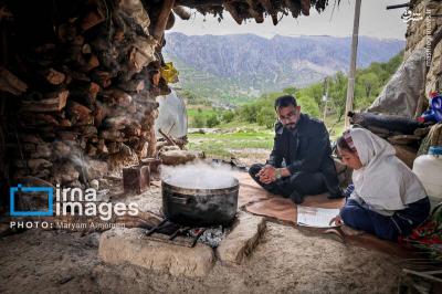 معلمی دلسوز دردهکده