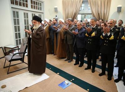 عکس/ دیدار جمعی از فرماندهان و مسئولان نیروی دریایی ارتش با رهبر انقلاب 