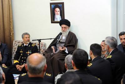 عکس/ دیدار جمعی از فرماندهان و مسئولان نیروی دریایی ارتش با رهبر انقلاب 