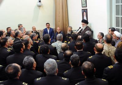 عکس/ دیدار جمعی از فرماندهان و مسئولان نیروی دریایی ارتش با رهبر انقلاب 
