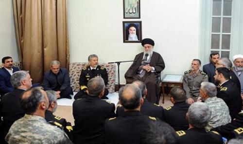 عکس/ دیدار جمعی از فرماندهان و مسئولان نیروی دریایی ارتش با رهبر انقلاب 