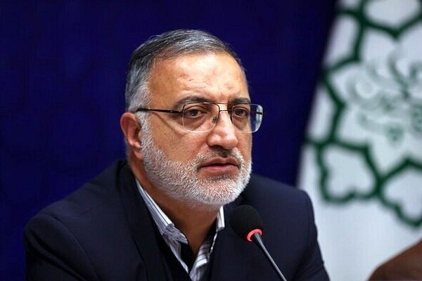  اتوبوس  برقی در حال انتقال به تهران