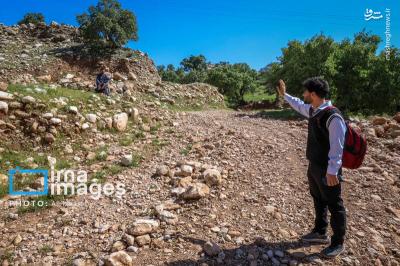مدرسه ای درمیان کوهستان