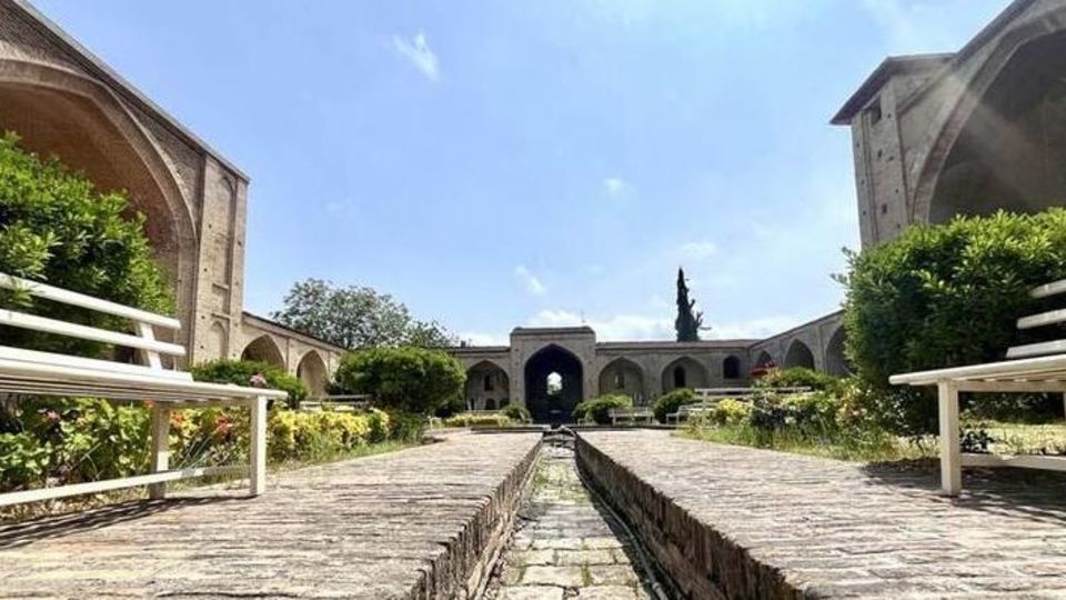 مسجد تاریخی فرح‌آباد یادگار دوران صفویه 