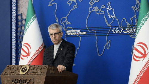  کافر همه را به کیش خود پندارد