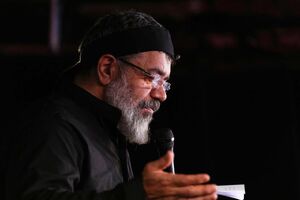 شب اول محرم ۱۴۰۵ با نوای حاج محمود کریمی 