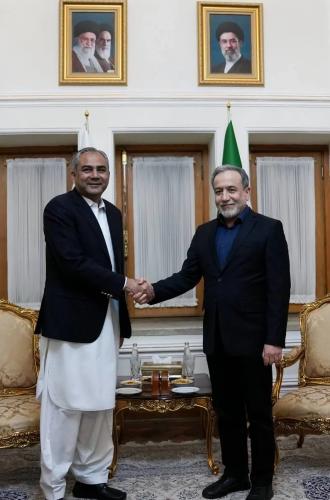 وزیر کشور پاکستان عازم تهران شد