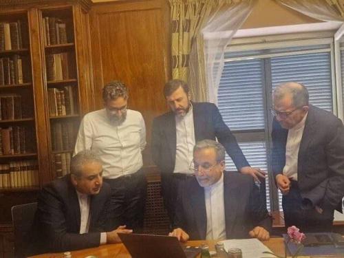 دو بال یک راهبرد برای اعتلا و ثبات ایران دو بال یک راهبرد برای اعتلا و ثبات ایران